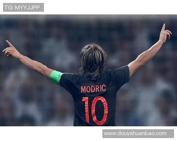 世界足坛最具魅力与帅气的足球明星大集锦，颜值与球技并存的经典瞬间