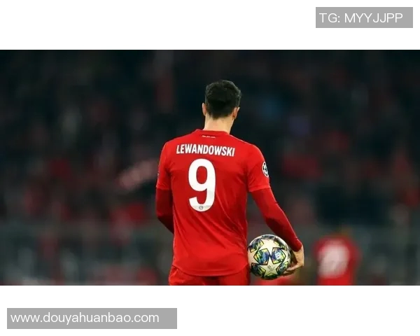 足球巨星背影独特风采展现神秘魅力的瞬间精彩头像展示